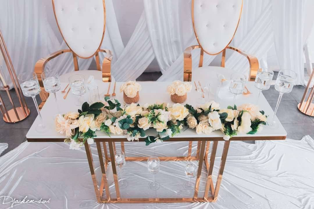 Fauteuils + table pour mariage