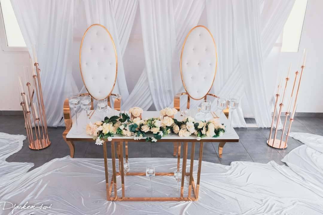 Fauteuils + table pour mariage