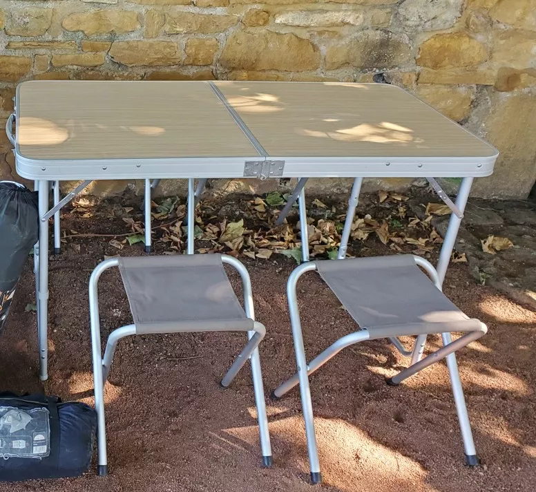 Table camping pliable + 4 tabourets camping
