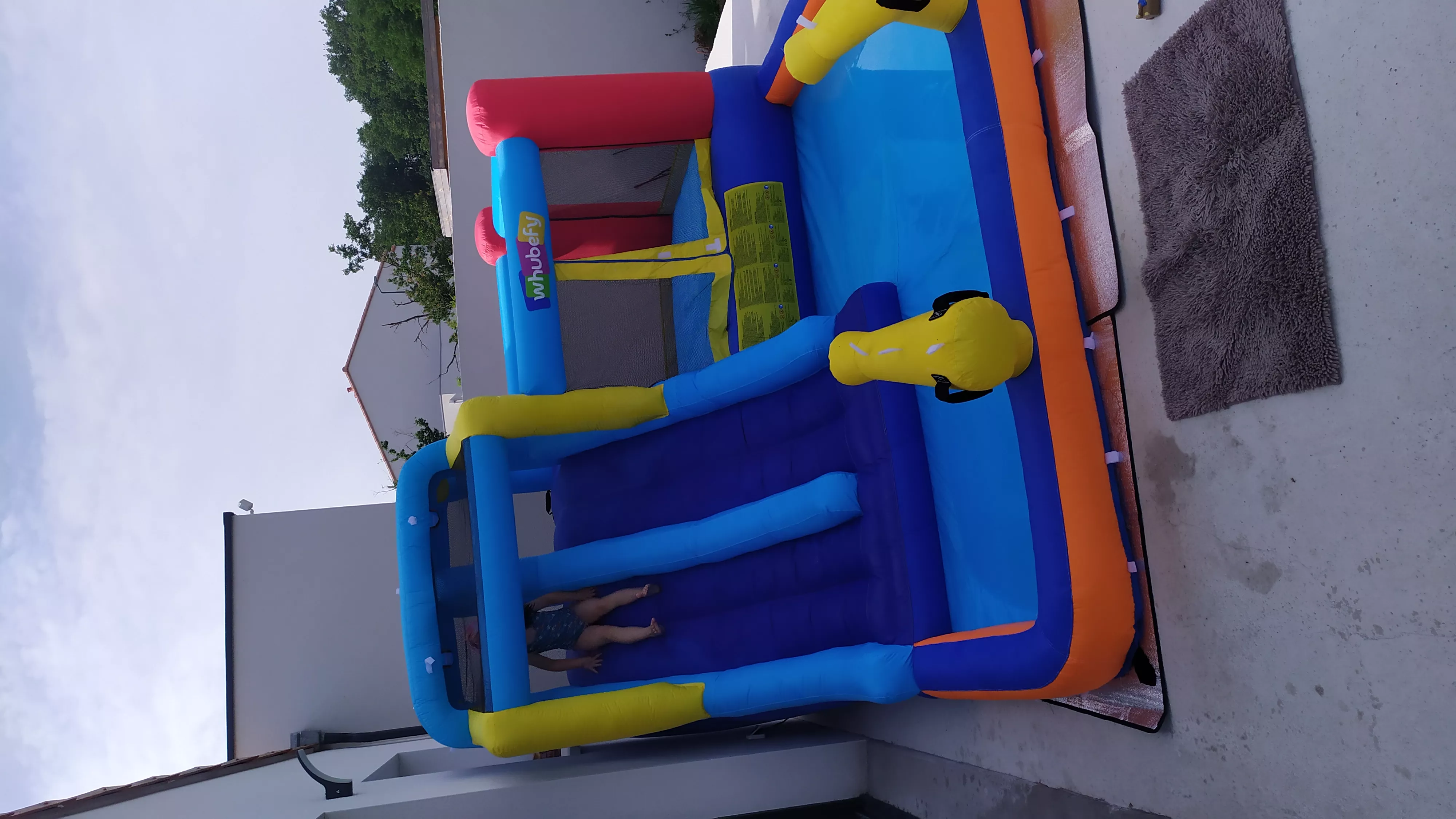 Château gonflable toboggan pateaugeoire 