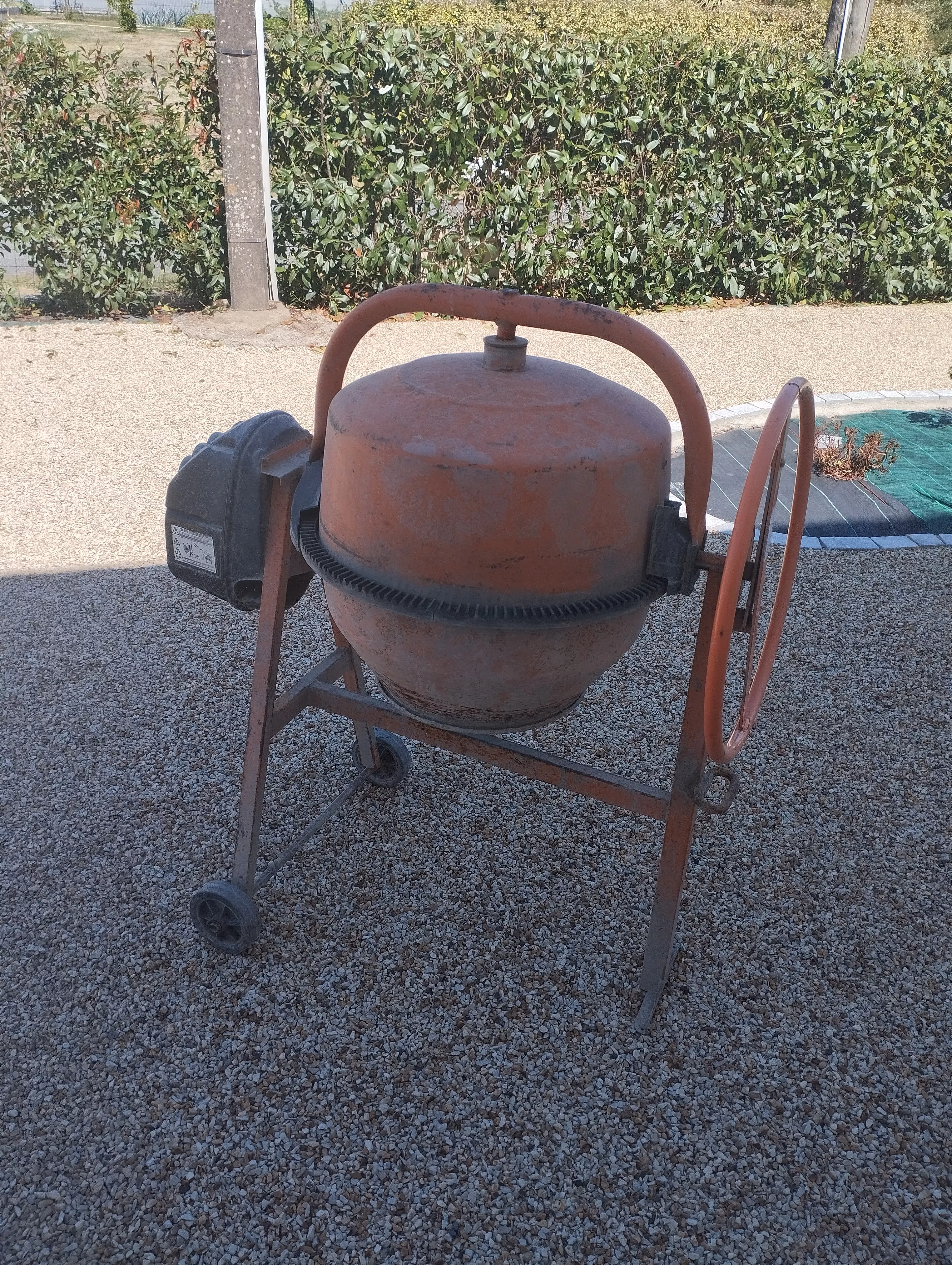 Bétonnière électrique 